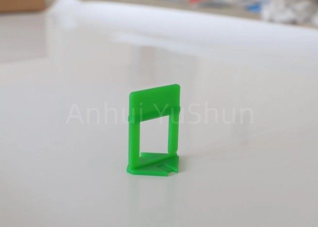 Μαύροι συνδετήρες κεραμιδιών 1.0mm ισοπεδώνοντας και πλήκτρα διαστήματος σφηνών για το πλαστικό δαπέδων